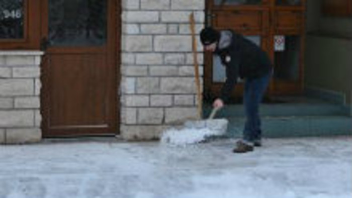 O zamrznuté chodníky sa nemá kto postarať