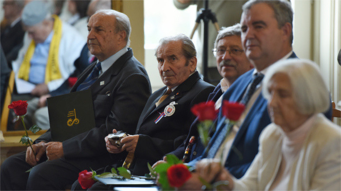 National memory institute awards anti-communist resisters