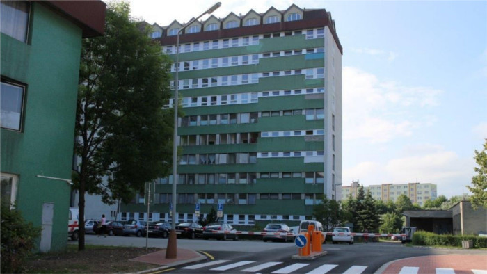 Child dies after fall from hospital window 