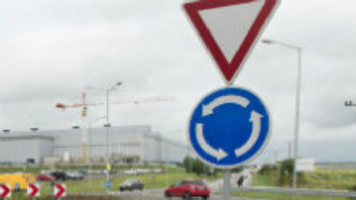 Križovatku v Mlynárciach pri Nitre prestavajú na kruhový objazd