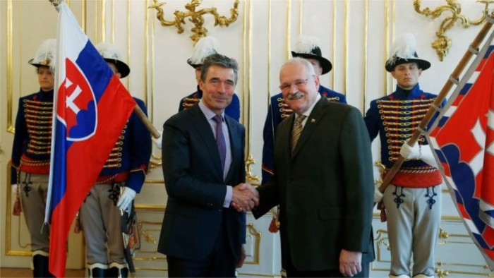 El secretario general de la OTAN Anders Fogh Rasmussen se reúne con el presidente eslovaco Ivan Gašparovič