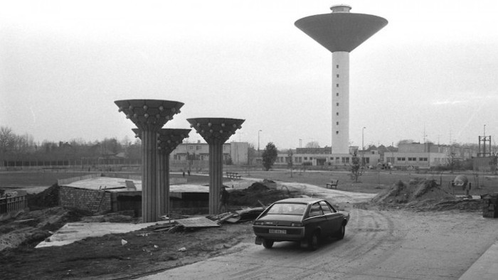 Auf der Spur von Kunst am Bau zur Blüte der sozialistischen Moderne