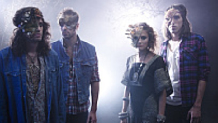 Nika_FM: Rozhovor s Crystal Fighters