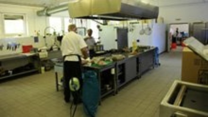 Obsluhoval som aj anglickú kráľovnú – 3. časť