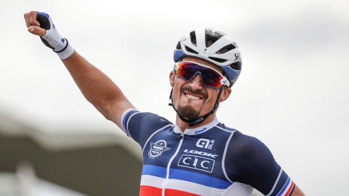 Cyklista Julian Alaphilippe majstrom sveta