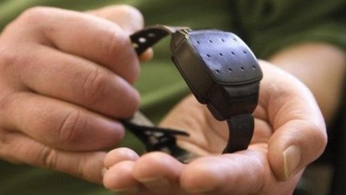 Electronic bracelets coming for house arrestees