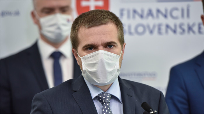 L’économie en recul de 6, 7% au lieu de 9, 8% prévu 