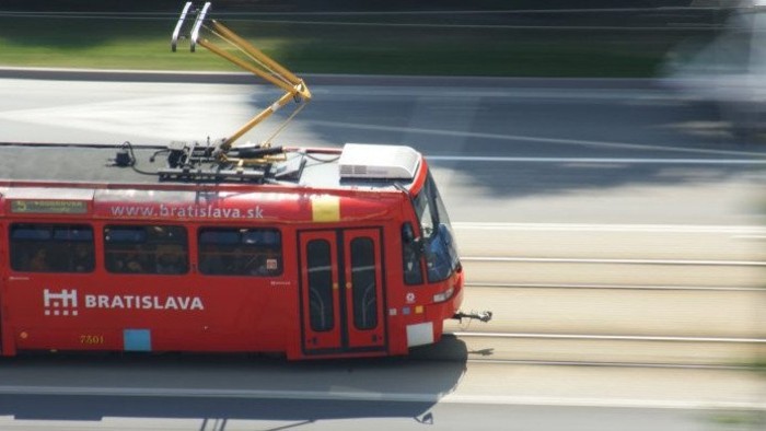 Električka v Petržalke
