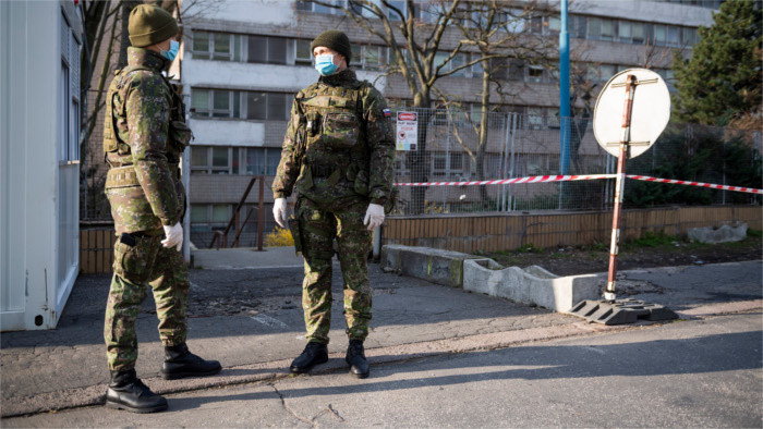 Präsidentin bedankte sich bei Vertretern der Streitkräfte 