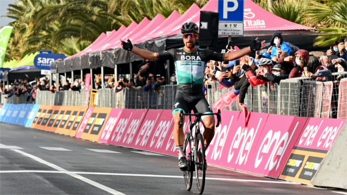 Sagan feiert Etappensieg bei Giro d’Italia