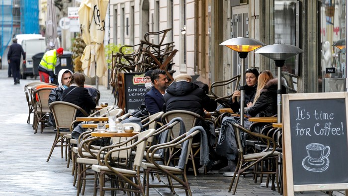 Reštaurácie a nové opatrenia 
