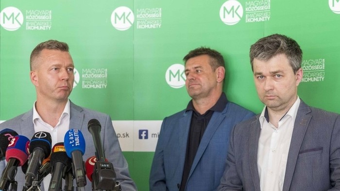 Közös párt a karácsonyfa alá