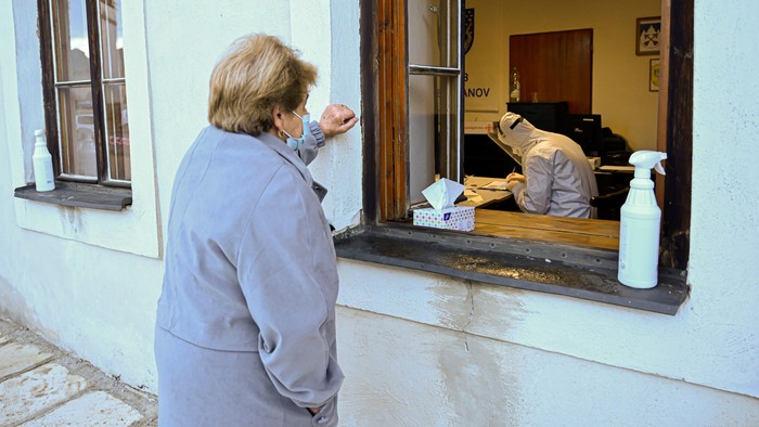 Experti hodnotia plošné testovanie