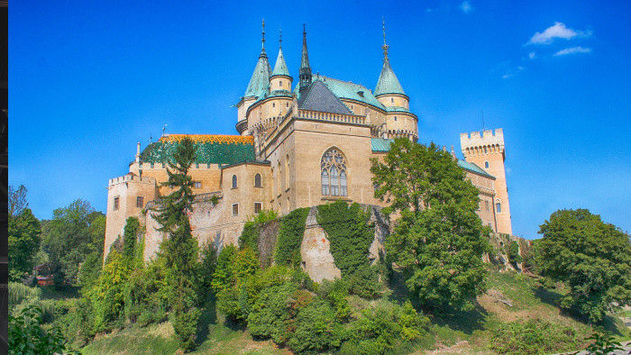 Luster z Bojnickho zámku, ktorý vstal z popola