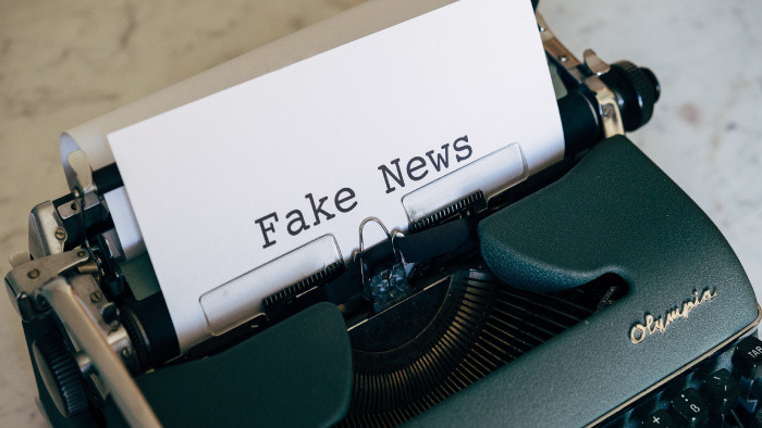 Učitelia vraj veria dezinformáciám a konšpiráciám