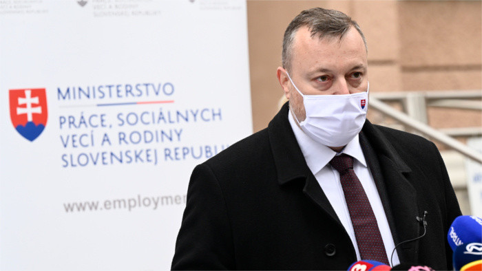 Krajniak: a pesar de la crisis el desempleo ha disminuido desde agosto