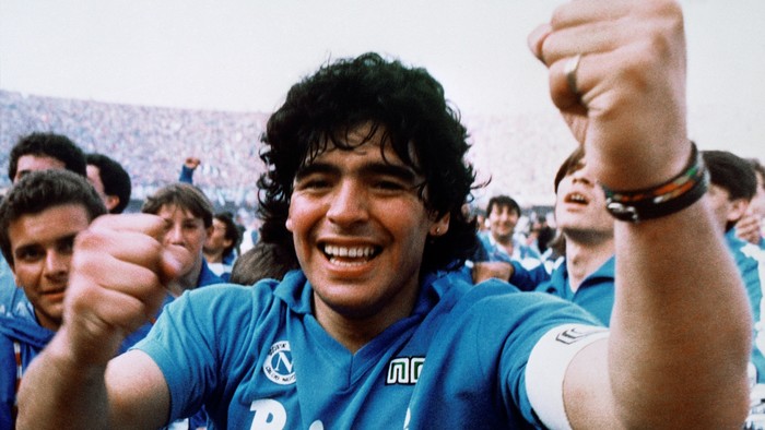 Zomrel Diego Maradona