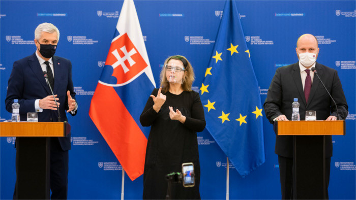 Présentation de la nouvelle stratégie de sécurité et de défense