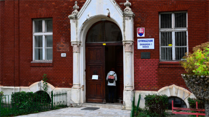 L’ouverture des écoles fait débat