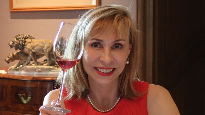 Con Edita Ďurčová sobre la participación de Eslovaquia en Catad’Or Wine Awards