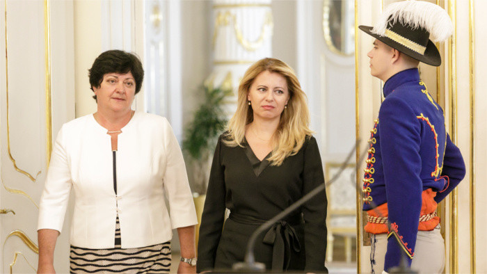 La presidenta habla con la Defensora del Pueblo sobre temas de actualidad 