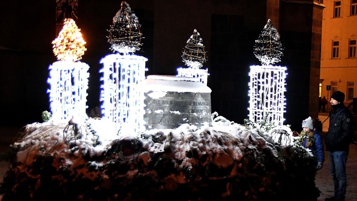 Dobrá správa: Adventné vence na uliciach