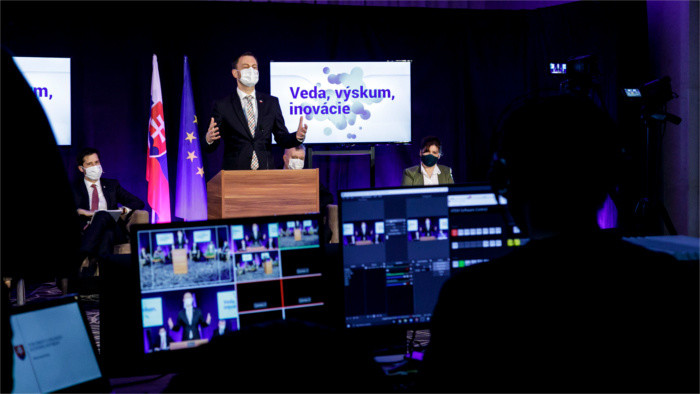 Eduard Heger propone un debate en línea sobre el Plan de renovación