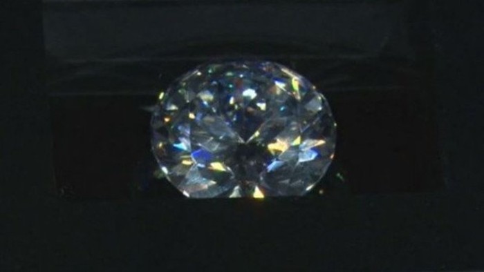 Exponen en Bratislava diamante por valor de 16 millones de dólares