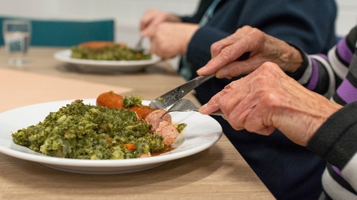 Lacnejšie obedové menu pre seniorov