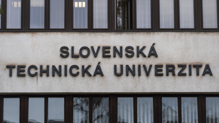 Online exkurzia: obnova fasády na Stavebnej fakulte STU