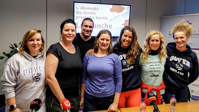 Prvá slovenská ženská štafeta preplávala La Manche