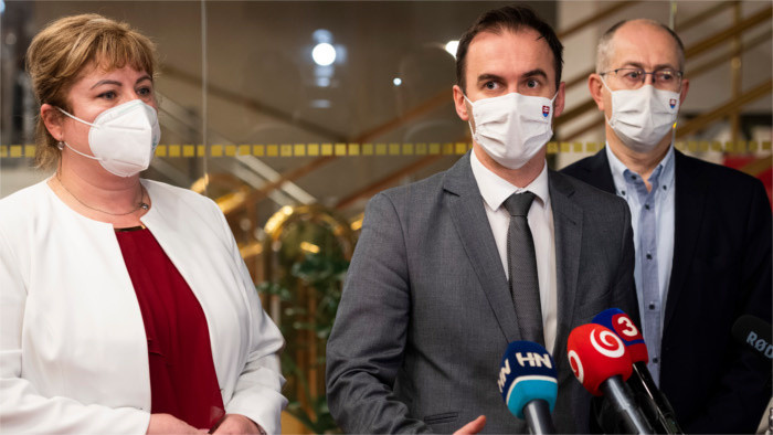 Parlamento aprueba paquete de medidas relacionadas con la vacunación en nuestro país