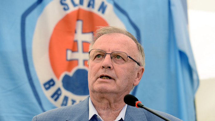 Vo veku nedožitých 85 rokov zomrel docent doktor Jozef Vengloš