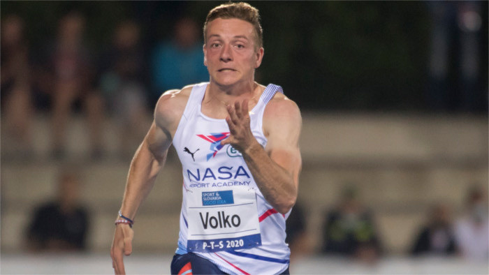 Zlepšil slovenský halový rekord na 200 m 