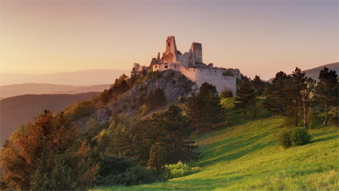 cachtice_hrad1.jpg