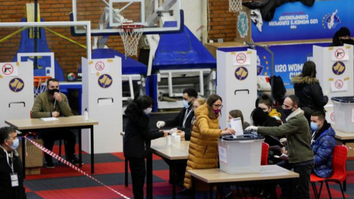 Előrehozott választás Koszovóban