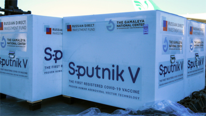 El premier propone empezar las negociaciones por el suministro de la vacuna rusa Sputnik