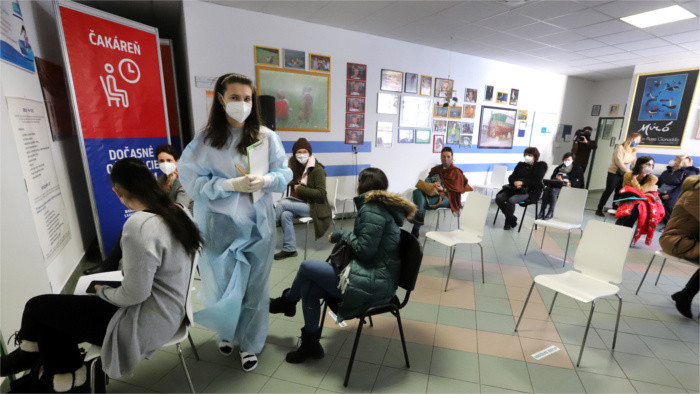 Gröhling: l’intérêt de se faire vacciner est énorme chez les  enseignants 