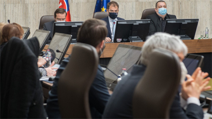 COVID-19 : Poursuite de la discussion du premier ministre avec des scientifiques