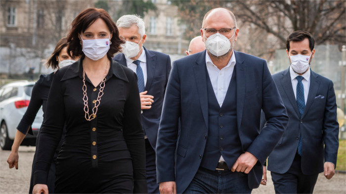 La coalición gubernamental continúa buscando solución a la crisis actual