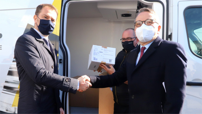 Čaputová agradece las vacunas donadas por Francia