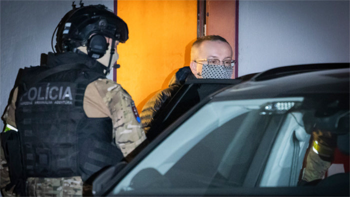 Pčolinský, director del SIS, dimite de su cargo y entra en prisión