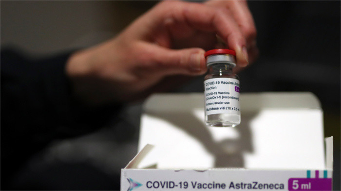 Les avantages de l’AstraZeneca l’emportent sur les risques