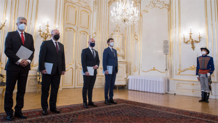 La presidenta acepta las dimisiones de Korčok y Gröhling