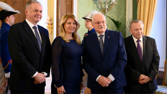 La presidenta felicita a Gašparovič por su octogésimo aniversario