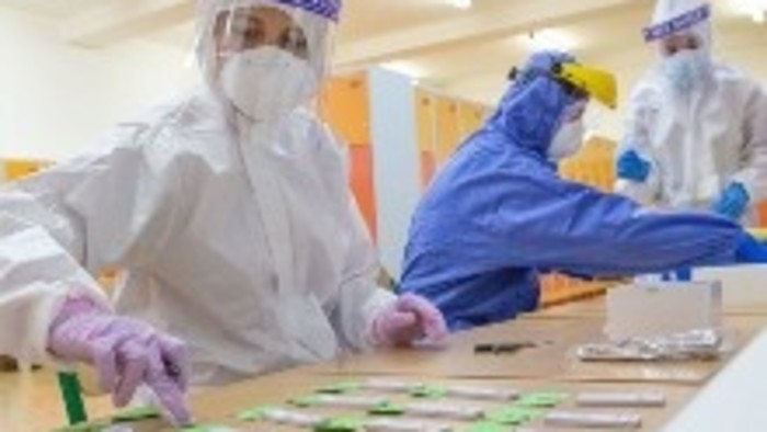 Valóban a tesztelés a koronavírus elleni sikeres védekezés kulcsa?