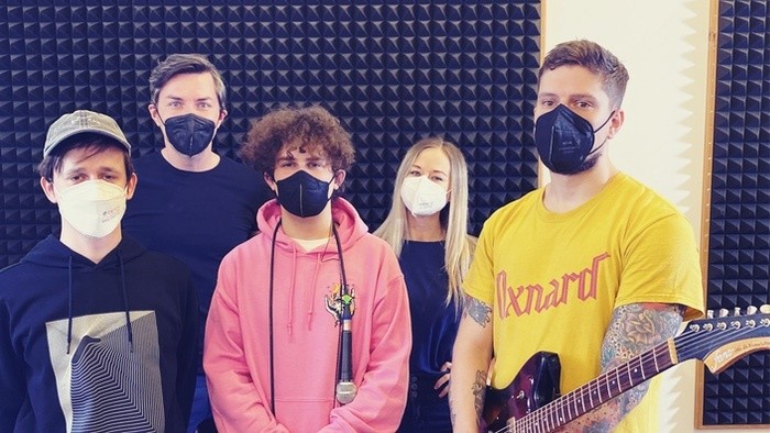 The Curly Simon: V budúcnosti chcem viac spievať po slovensky, aj keď je to náročnejšie