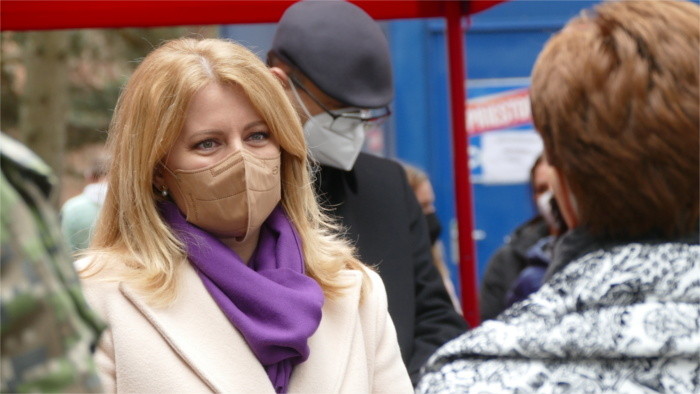 Zuzana Caputova s’adresse aux enseignants