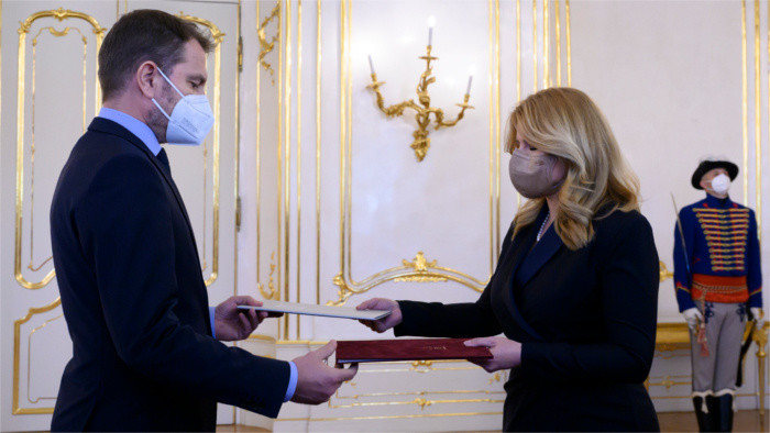 Президент СР Чапутова приняла отставку премьера Матовича