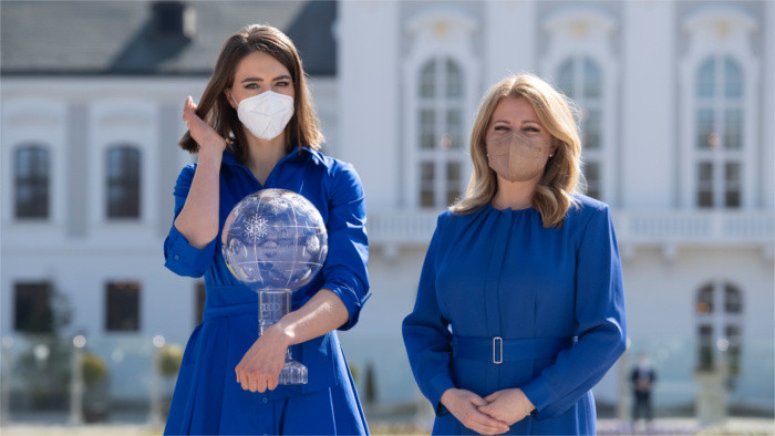Presidenta eslovaca recibe a la esquiadora Petra Vlhová